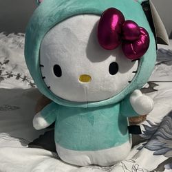 KIDROBOT HELLO KITTY® ZODIAC INTERACTIVE PLUSH - TAURUS EDITION