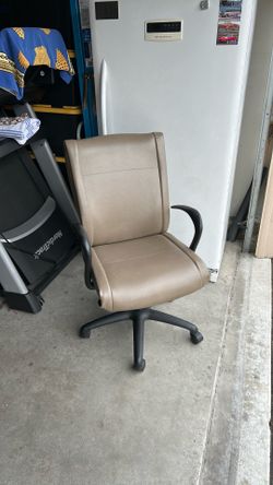 Heavy Duty Adjustable Office Chair - Tan (Lightly Used)