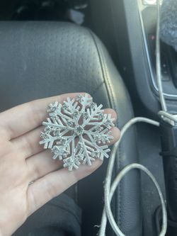 Silver Snoflake And Diamond Pin 