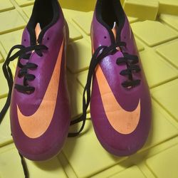 Nike Cleats..size 7