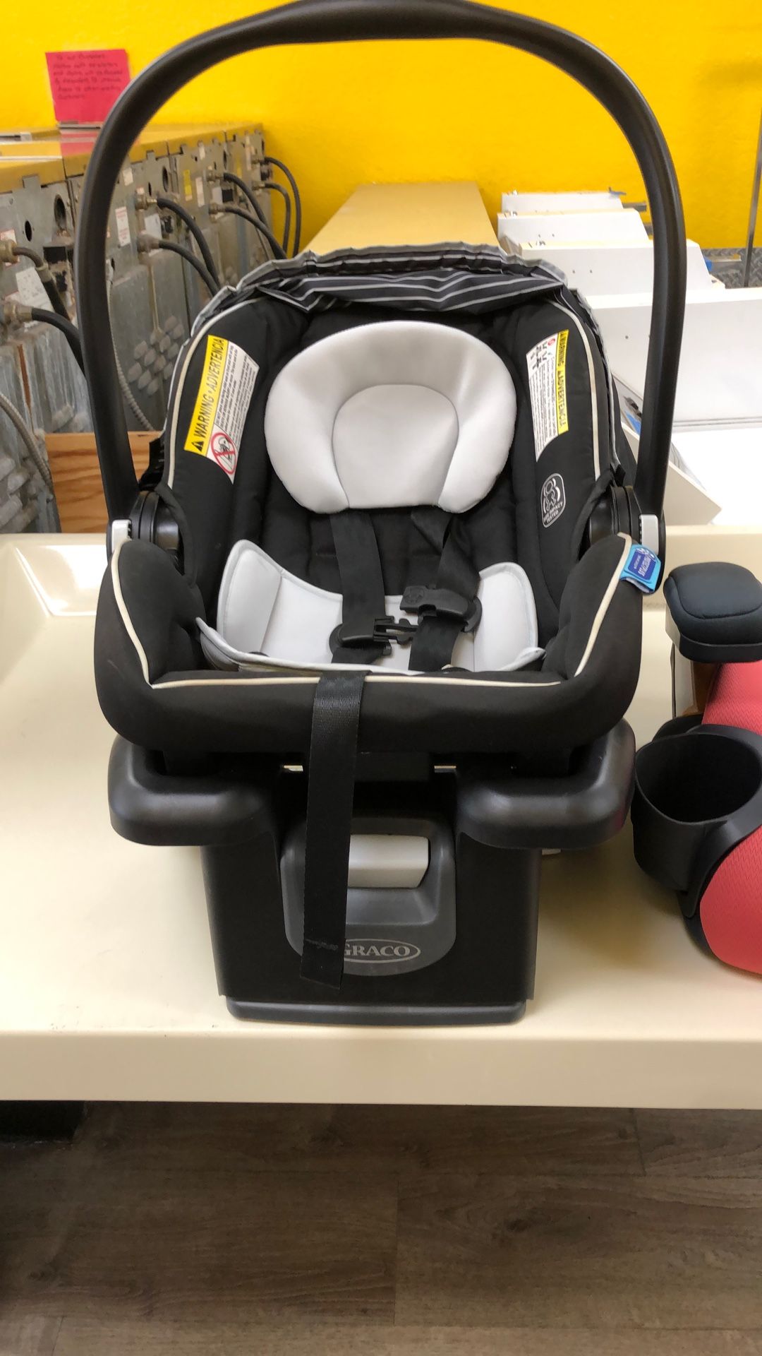 2 Size Car Seats ! Litely Used /brand New!!