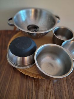 Strainer, Bowls & Measuring Cups