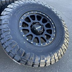 18" METHOD HD Wheels 37" 35" Nitto Tires Chevy Silverado 2500 Rims 3500 8x180