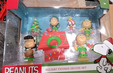 New Christmas Peanuts Figurine Set
