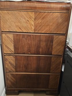 Vintage Wood Veneer Serpentine Style Chest 1940s  4 Drawer