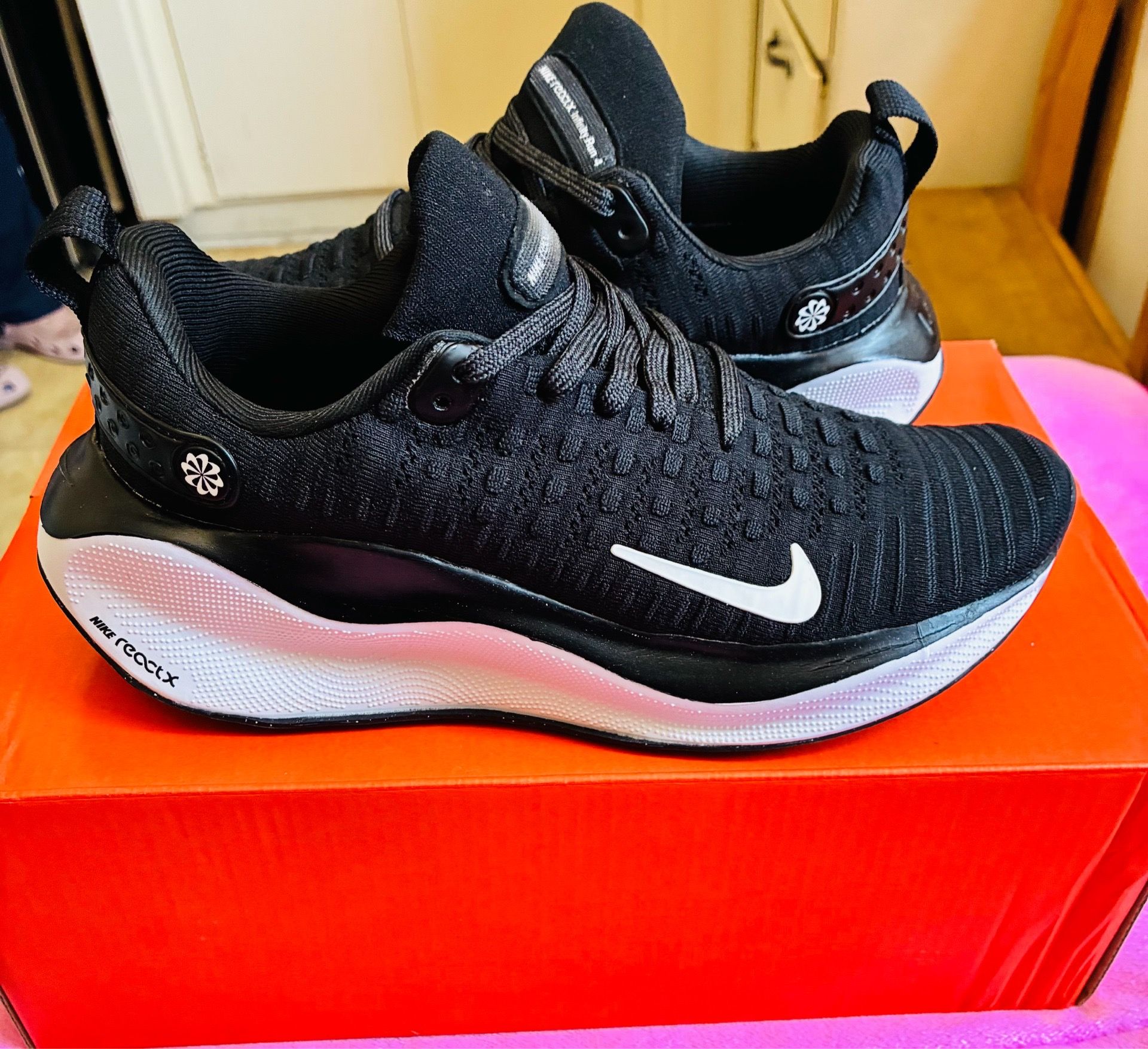 NIKE REACTX INFINITY RUN 4