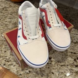 Brand new Vans Old Skool, logo print.