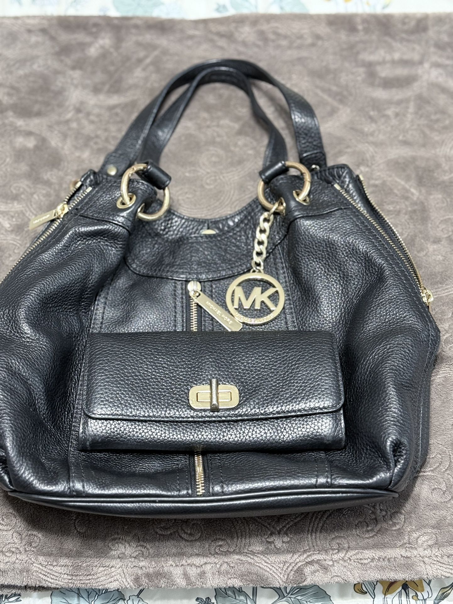 Black Michael Kors Purse and Wallet