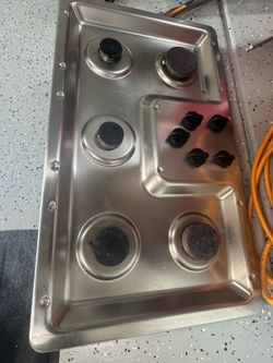 GE 36 inches cooktop
