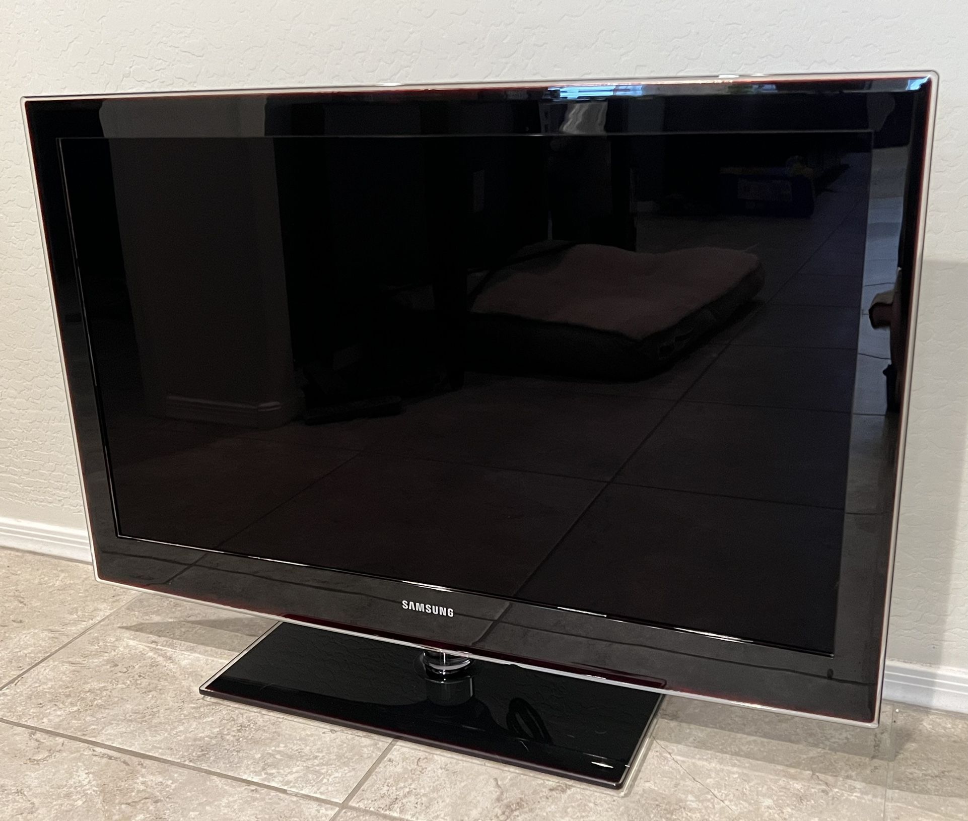 Samsung 40” LED TV 1080p 120Hz Ultra Thin HDTV W/ Remote