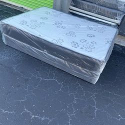 NEW FULL SIZE SET MATTRESS AND BOX SPRING-2pcs 