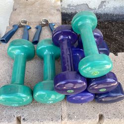 $30 - 7 Dumbbell Free Weights And 2 Handle Grips With Free Delivery 🚚 