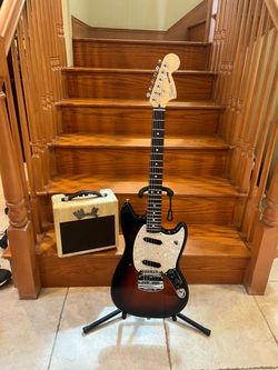 Fender American Performer Mustang w/ Danelectro Amp
