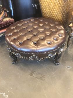 Tuft leather ottoman