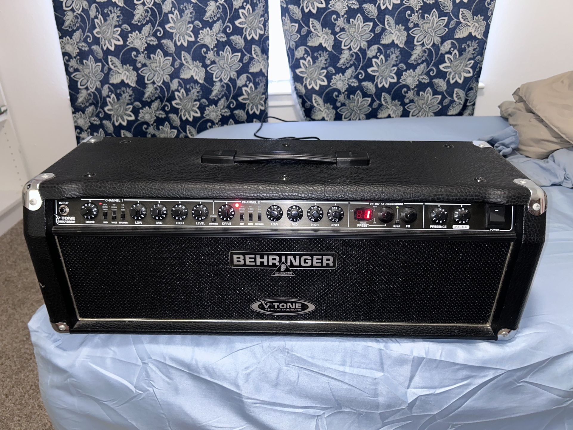 Behringer Behringer V-Tone GMX 1200H 2x60W Guitar Amp Head