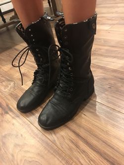Boots size 7