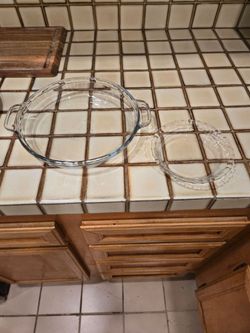 Glass pie pans