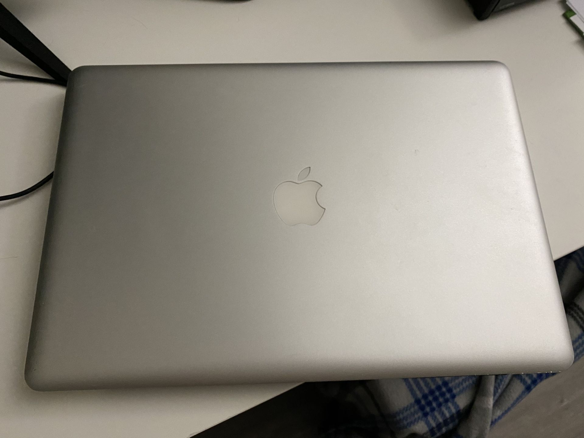 2011 apple MacBook Pro needs new battery