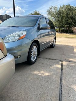 2009 Toyota van 2009 Toyota van