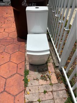 Used si o & toilet for sale