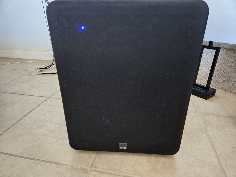 Subwoofer - SVS PB1000. Powered