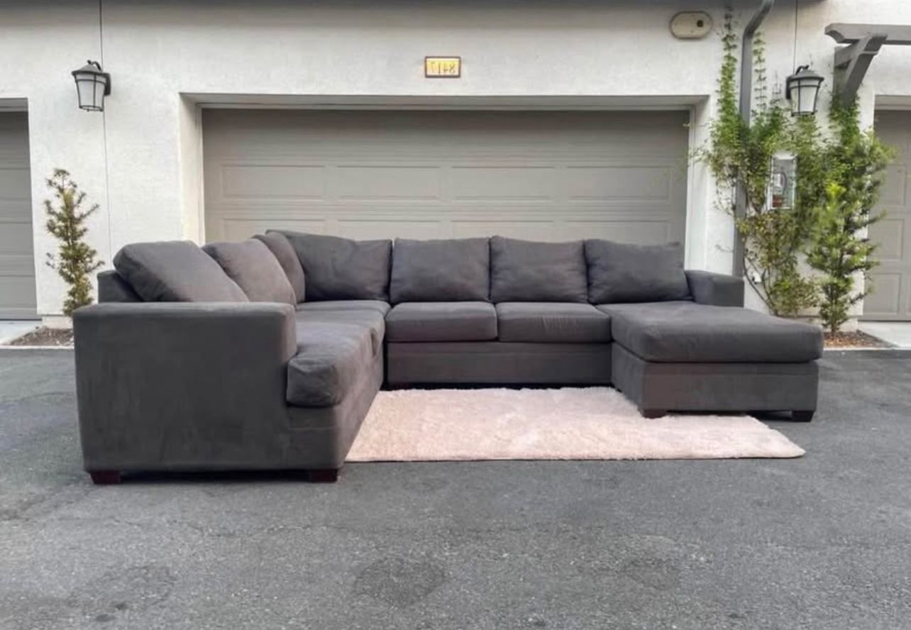 Huge Dark Grey Sectional Couch Sofa From Living Spaces In Excellent Condition - FREE DELIVERY 🚛