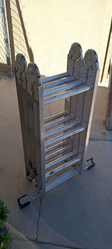Foldable Ladder