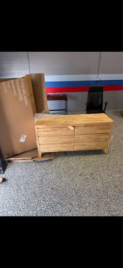 Brand new - Silk and Snow Dresser