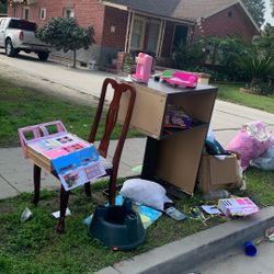 Free clothes for babies, infants, toddlers, teenagers, adults, man, women, books, shoes, toys, stuff for school bed, furniture desk