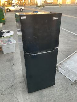 Magic Chef 5 Ft Refrigerator Black 2025