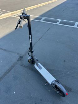 WTRHXA electric scooter with Dual Suspensions 350W