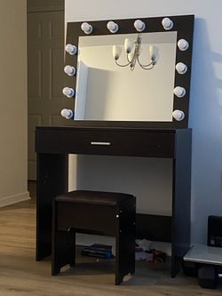 Vanity desk and mirror