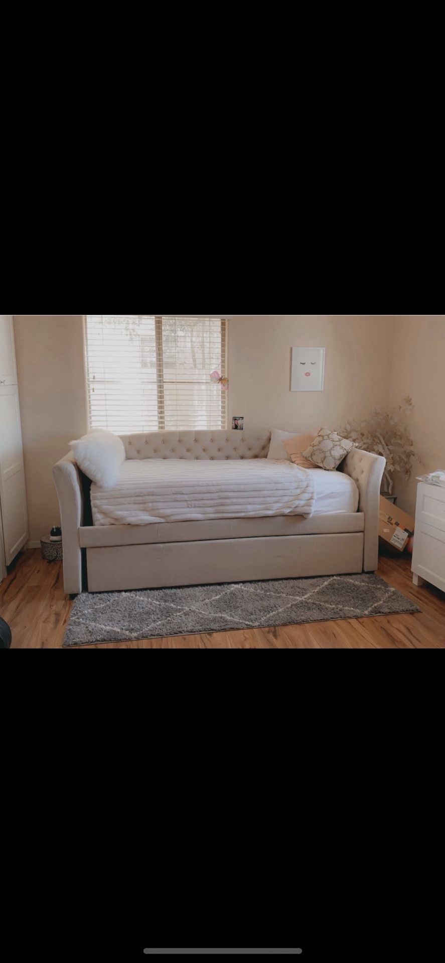 Tufted Twin Trundle Daybed