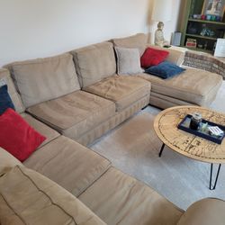 Macys Sectional Couch! Micro Fiber! In great shape! No Rips or Tears! No Stains! Great Couch!