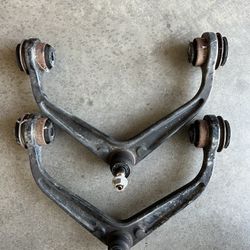 UPPER CONTROL ARMS AND COMPLETE SHOCKS