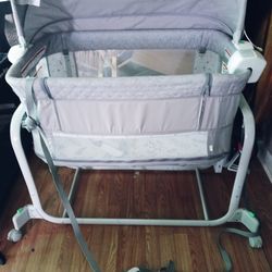 Co sleeper bassinet