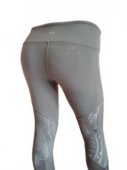 ALO Women's Gray Athletic Pants size Small EUC