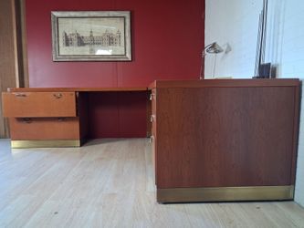 Mid century Knoll 2pc executive desk with return.