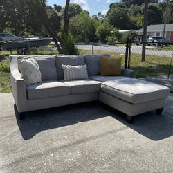 *FREE DELIVERY* Cindy Crawford Grey Sectional Couch With Chase 