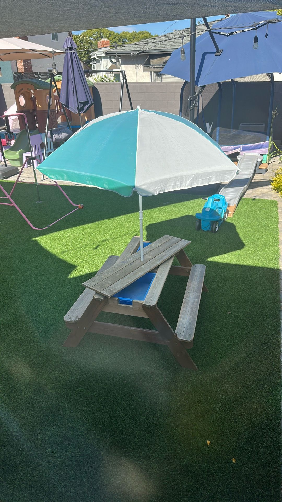 Kids Picnic Sand Table With Umbrella