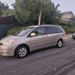 2004 Toyota Sienna
