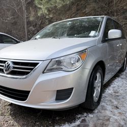 2009 Volkswagen Routan - Parts Only/ Transmission Out