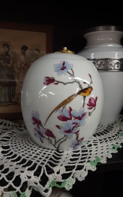 Golden Bird Ceramic Urn - Located in Shelton
