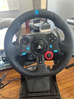 Logitech G29 Racing Wheel w/Pedals & stand