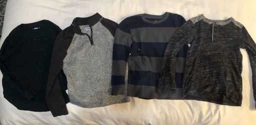 Boys long sleeve sweater size 7 (S)