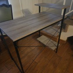 Desk Good Condition $20