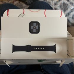 New Sealed Apple Watch Se 2 LTE