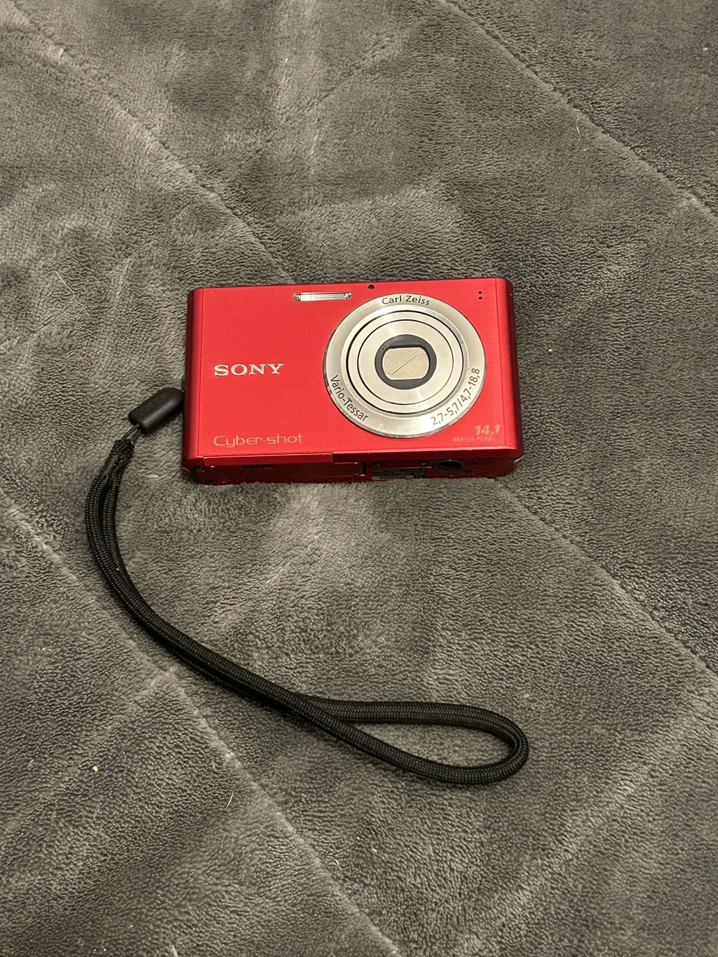 Sony Cybershot W330 with 3 batteries and charger