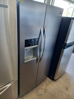 FRIGIDAIRE STAINLESS STEEL SIDE BY SIDE REFRIGERATOR