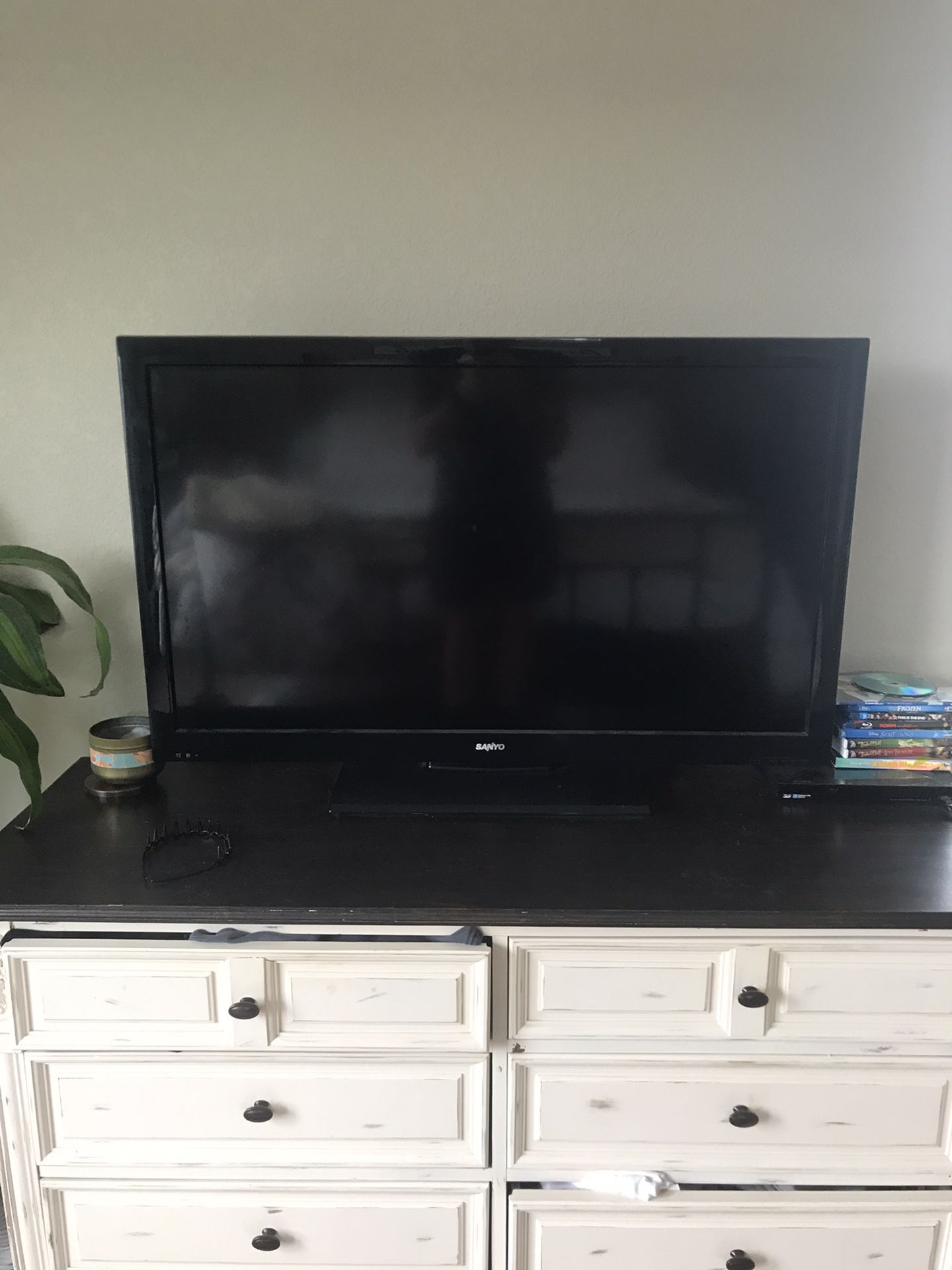 Sanyo 42 inch TV